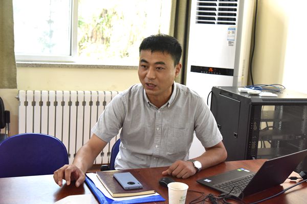 0535314696494576af926534f4a0eb0b.jpg 徐三友处长做培训_副本.jpg