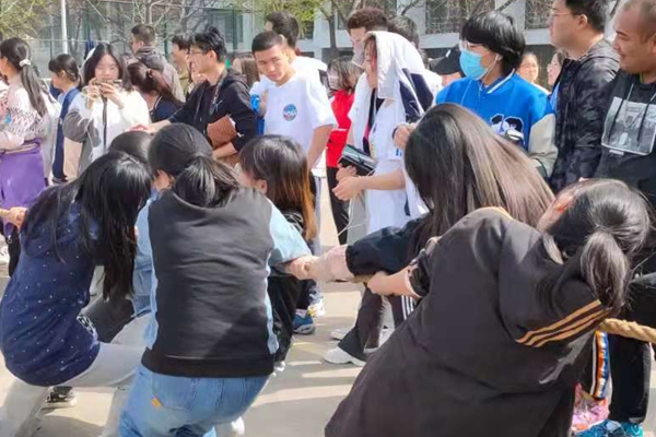 bf9620f3b7b64767921ca950d3e2c550.jpg 2.jpg